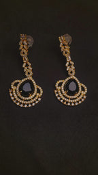 GOLD AND BLACK STONE EARING