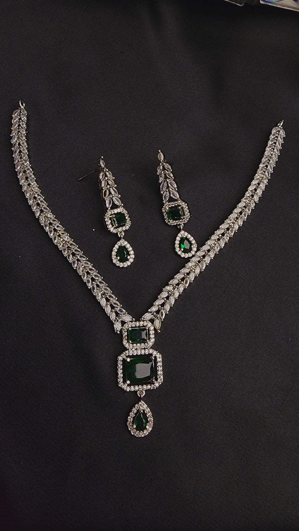 Exquisite Emerald and Diamond Jewelry Set✧˖°⋆｡˚