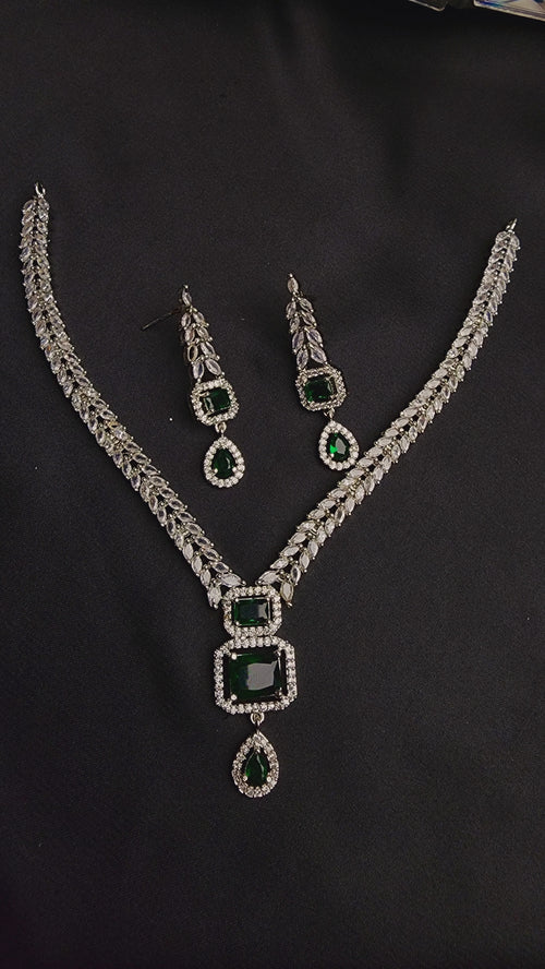 Exquisite Emerald and Diamond Jewelry Set✧˖°⋆｡˚