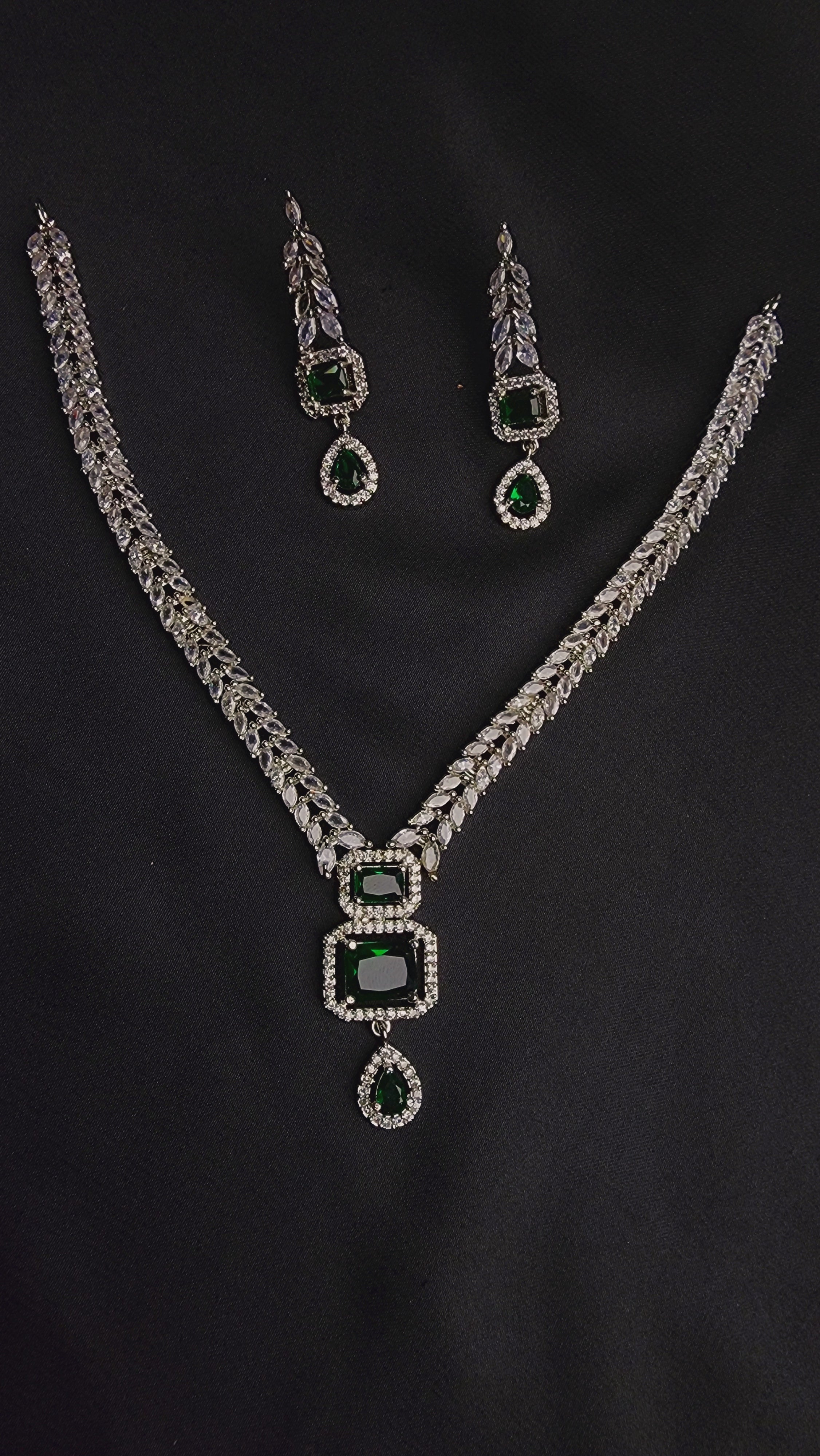 Exquisite Emerald and Diamond Jewelry Set✧˖°⋆｡˚