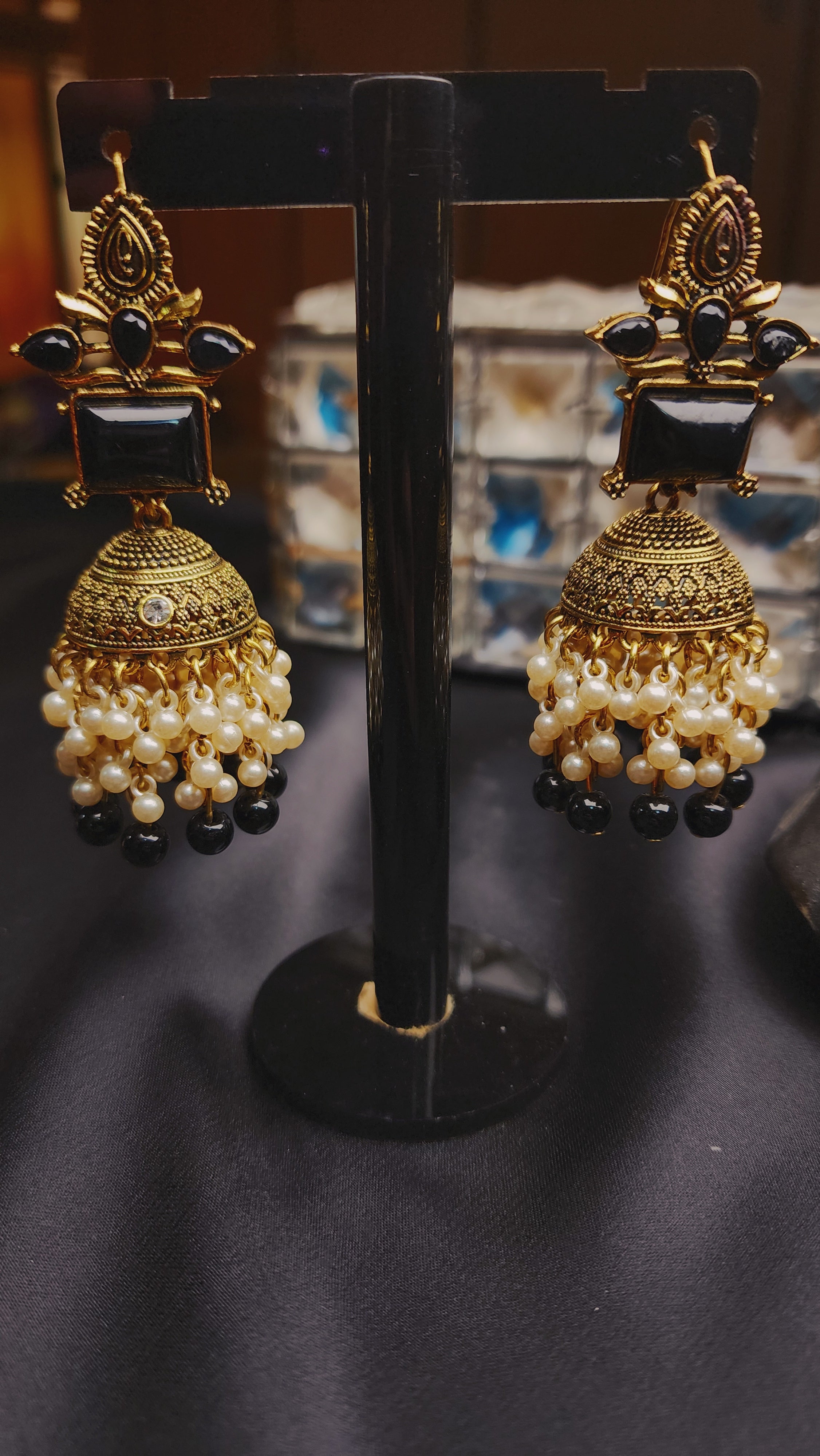 GOLD JHUMKA WITH PEARLS
