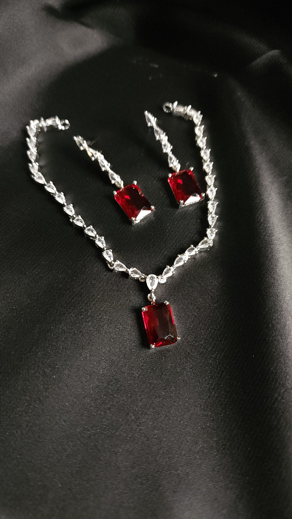 RUBY and crystal jewelry set.