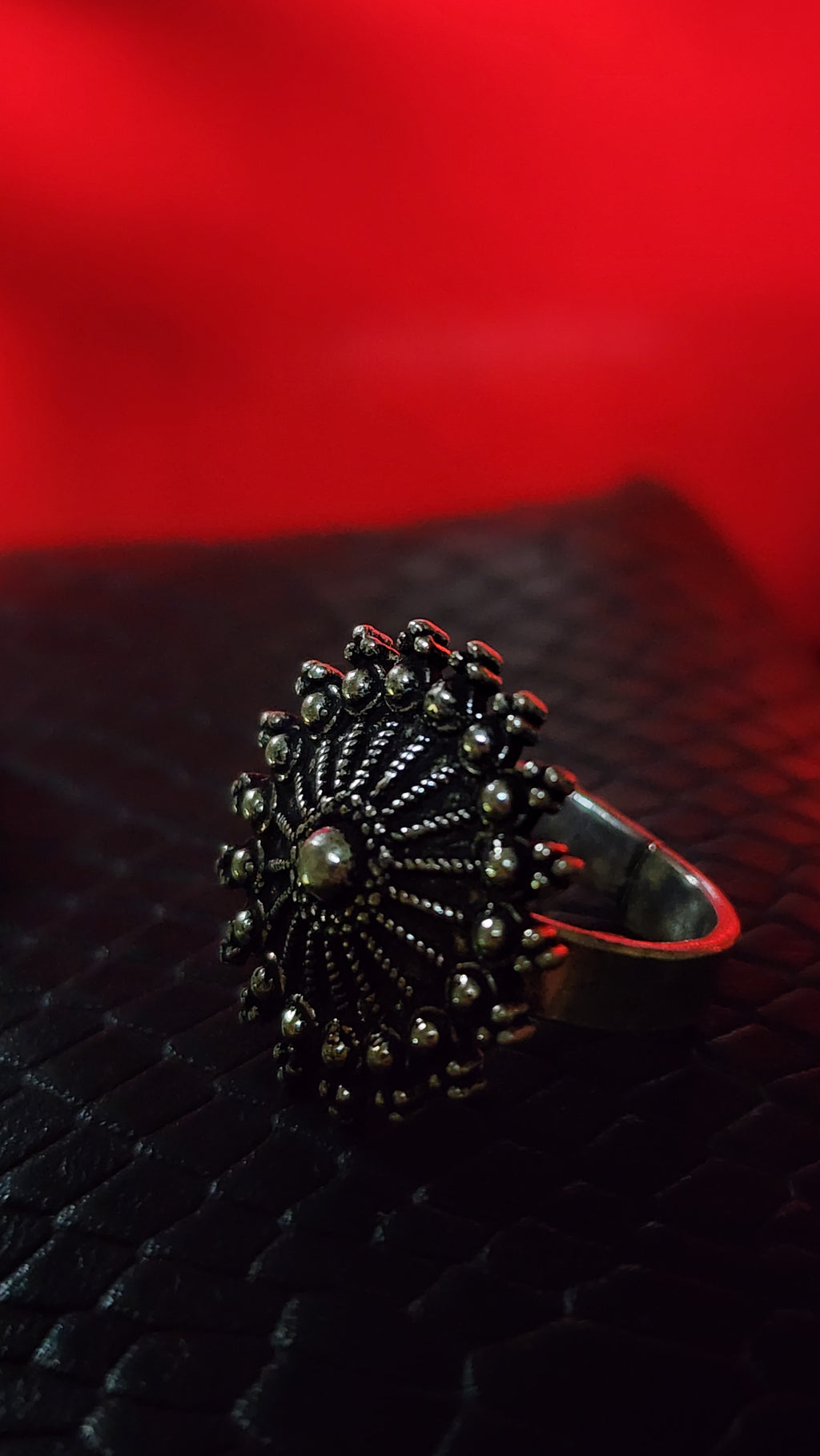 ANTIQUE RING