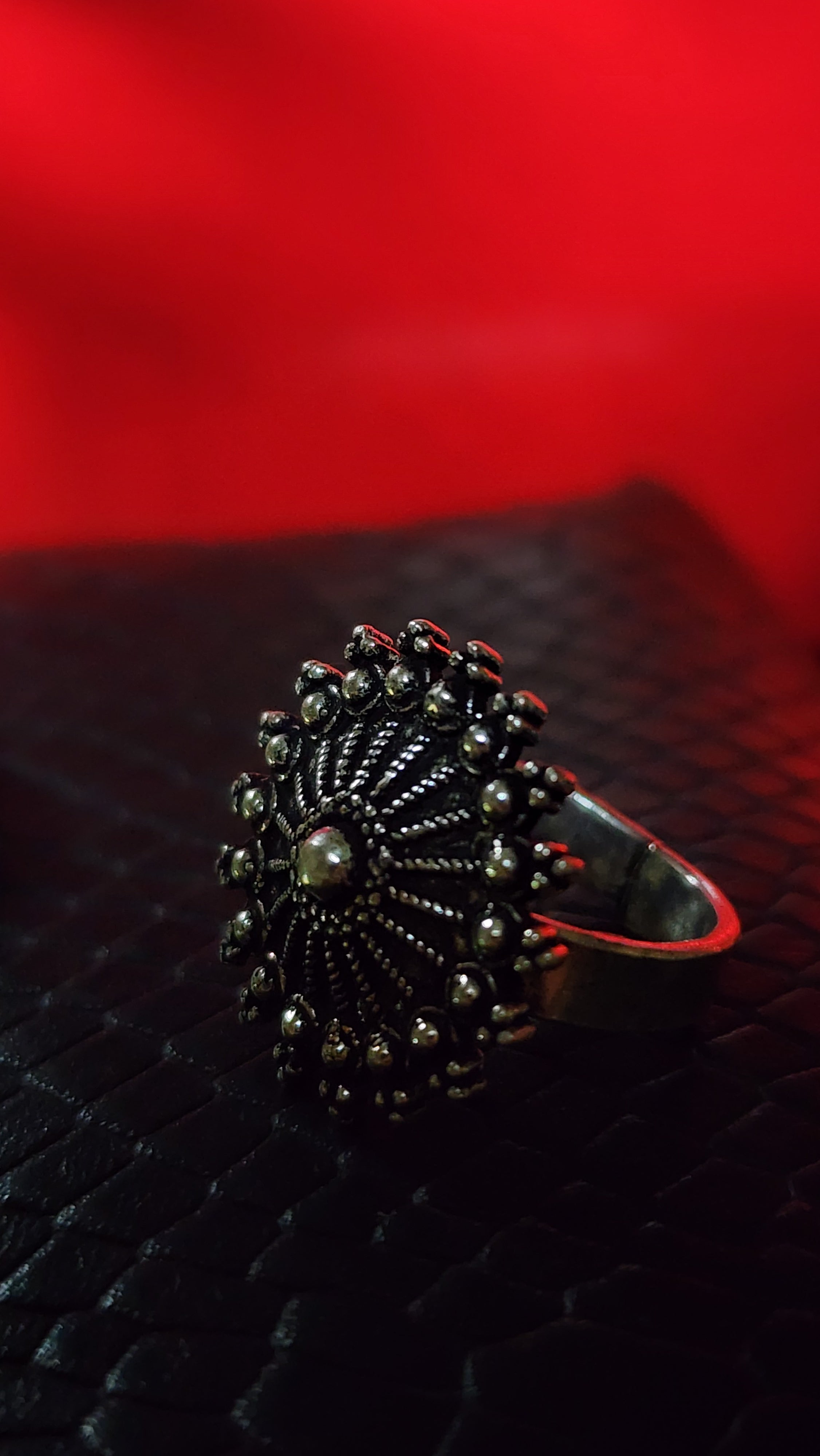 ANTIQUE RING