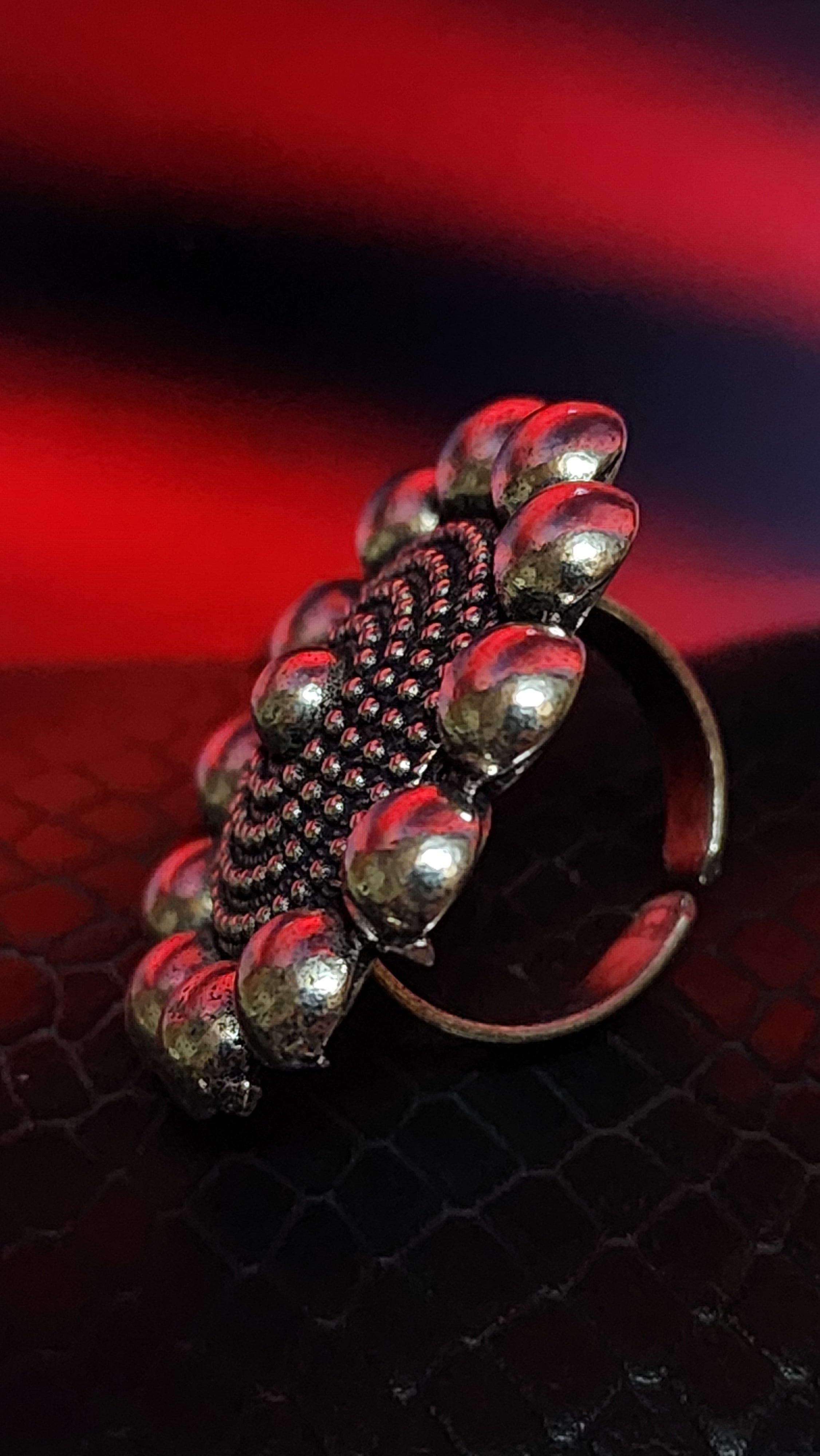 LARGE CIRCULAR SILVER RING