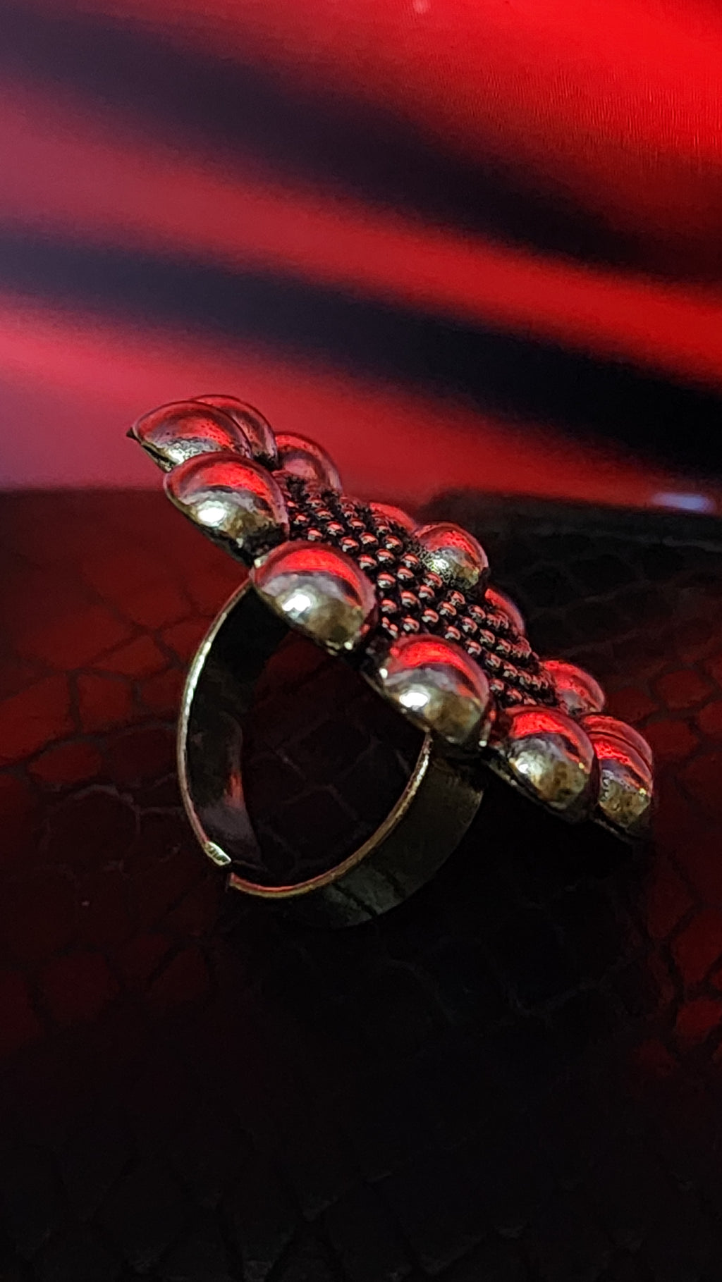 LARGE CIRCULAR SILVER RING