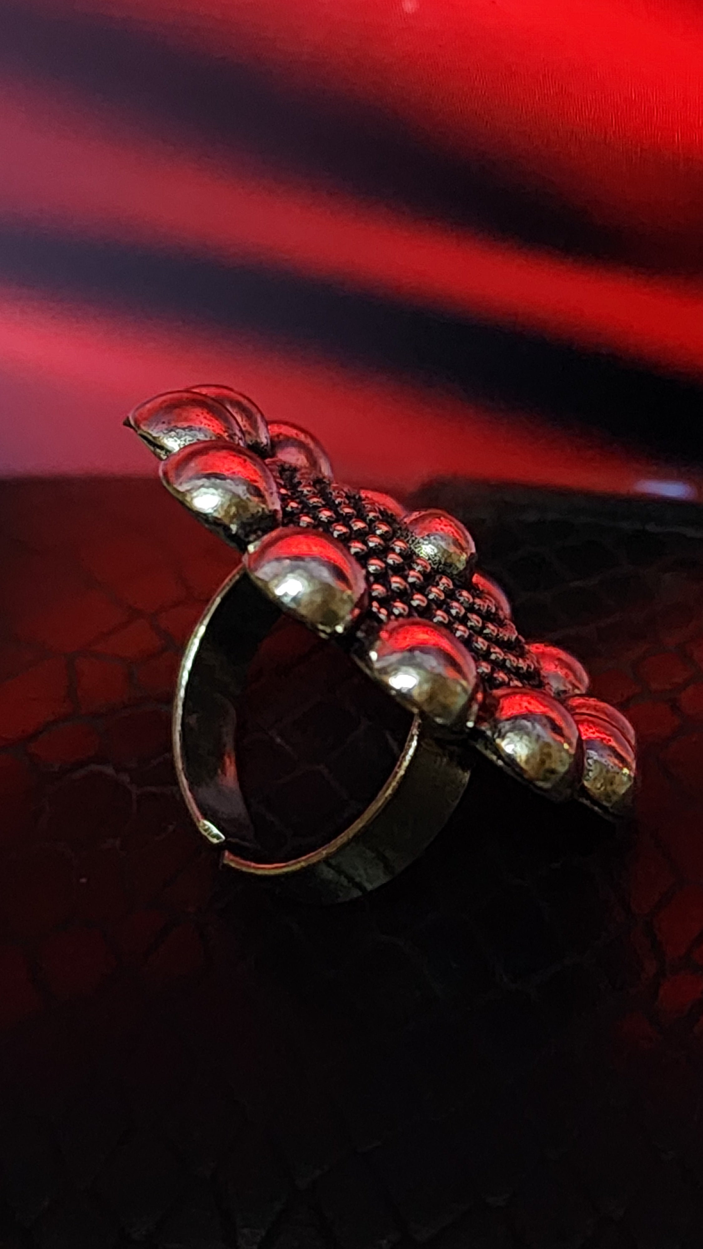 LARGE CIRCULAR SILVER RING