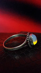 💎 Elegant Stone Ring