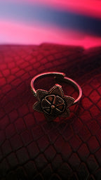 STYLIZED FLOWER RING