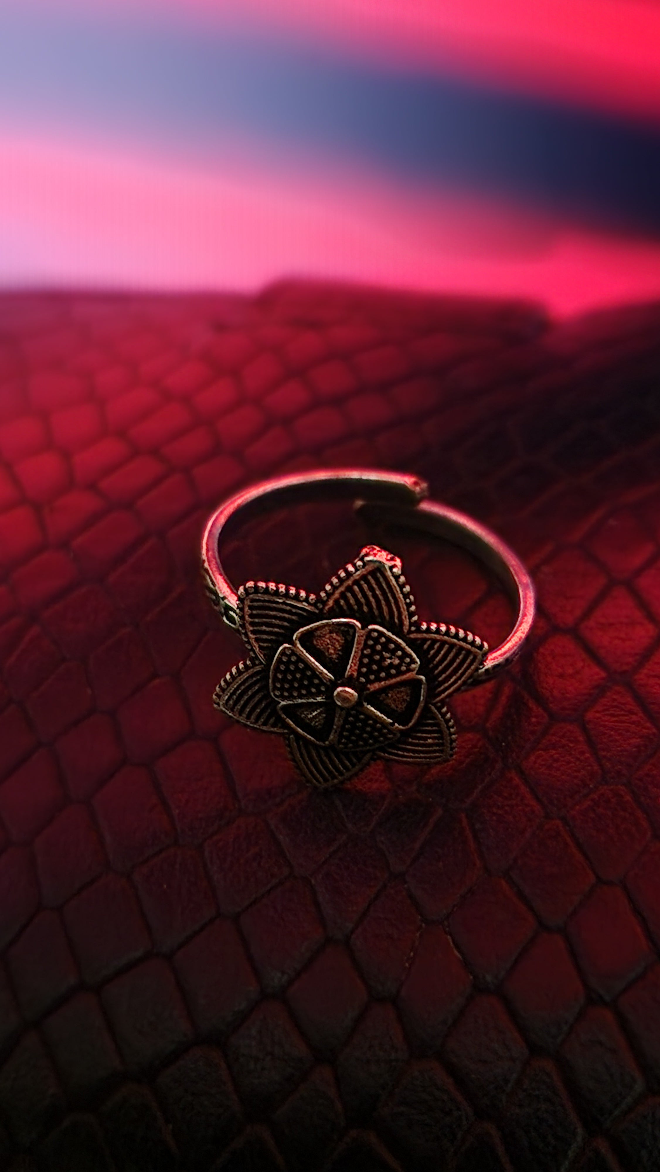 STYLIZED FLOWER RING