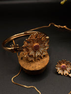 BLOSSON STYLE 1 KT PENDENT WITH BRACELET EAR RING AND FINGER RING SET