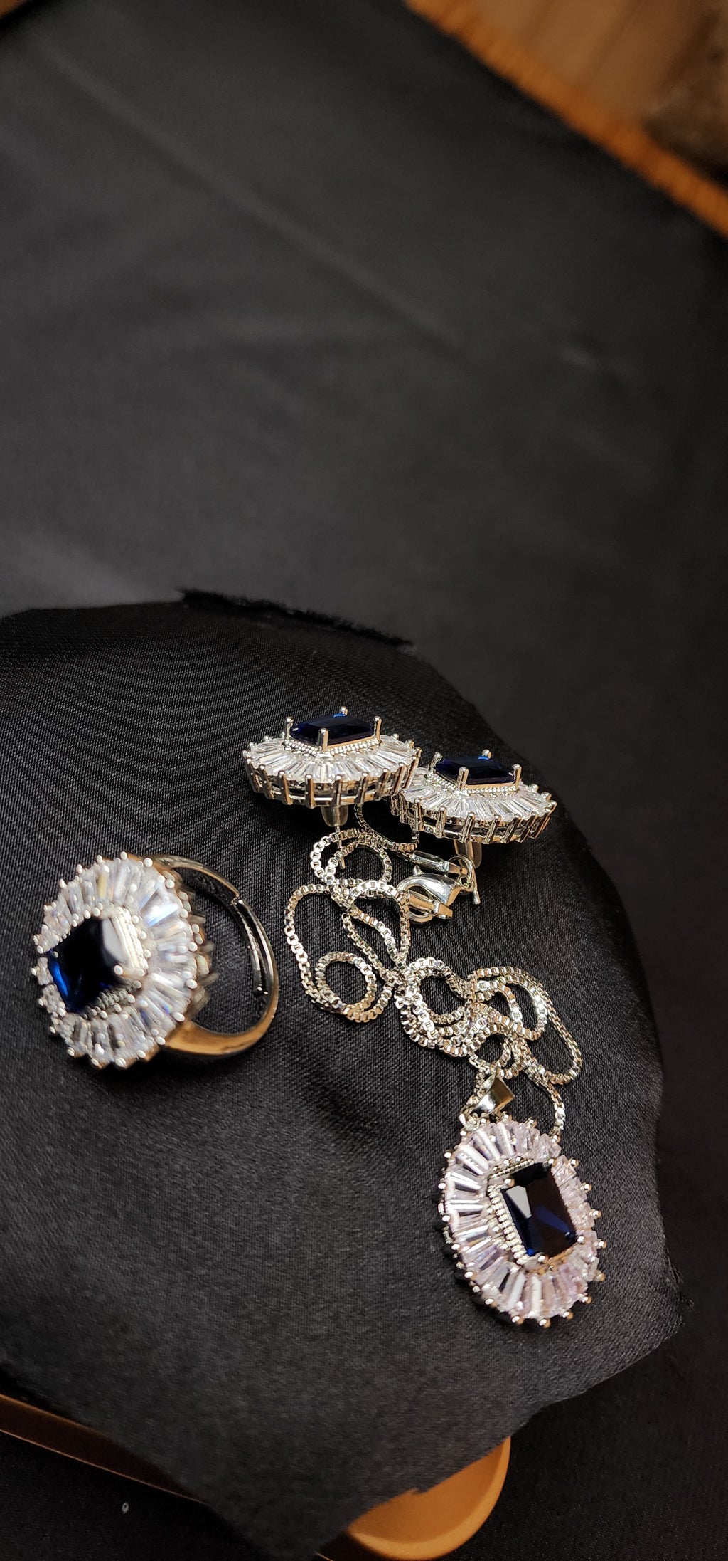 PENDANT SET