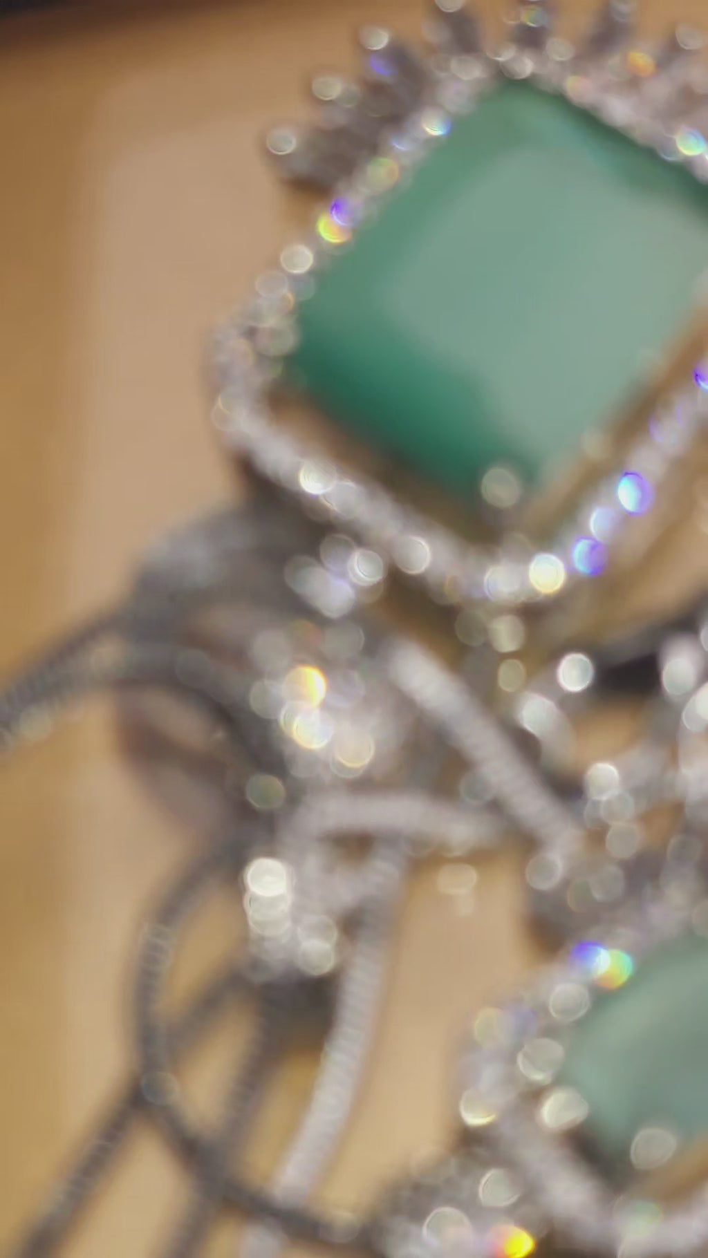 ELevate your style with this exquisite jewelry set
