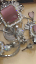 ELevate your style with this exquisite jewelry set